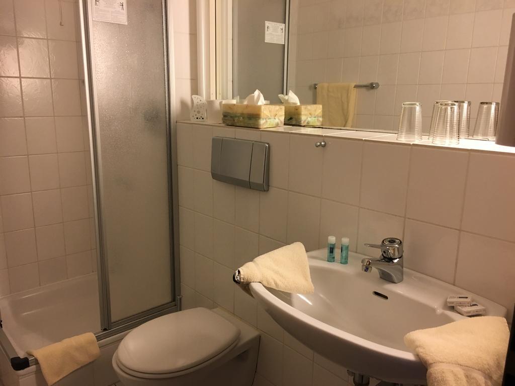 Hotel Zur Buche Bockhorn  Ngoại thất bức ảnh